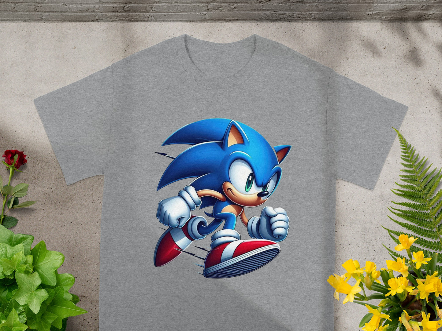 Gray t-shirt featuring Sonic the Hedgehog running with motion lines.