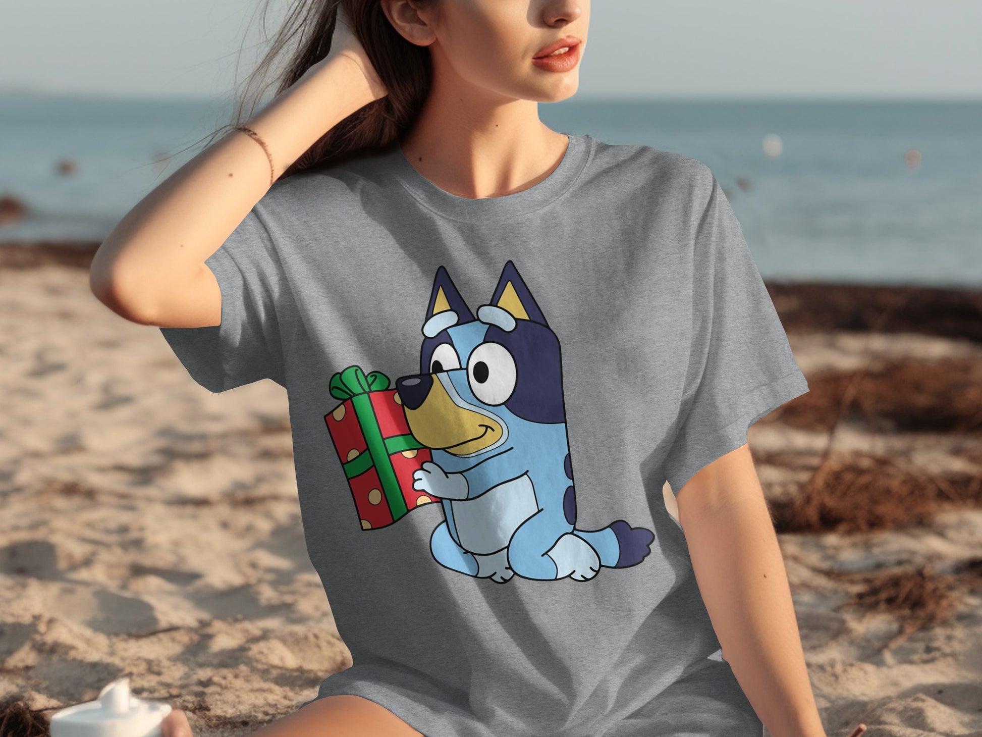 Cute Cartoon Dog Holding a Gift Grey Graphic T-shirt