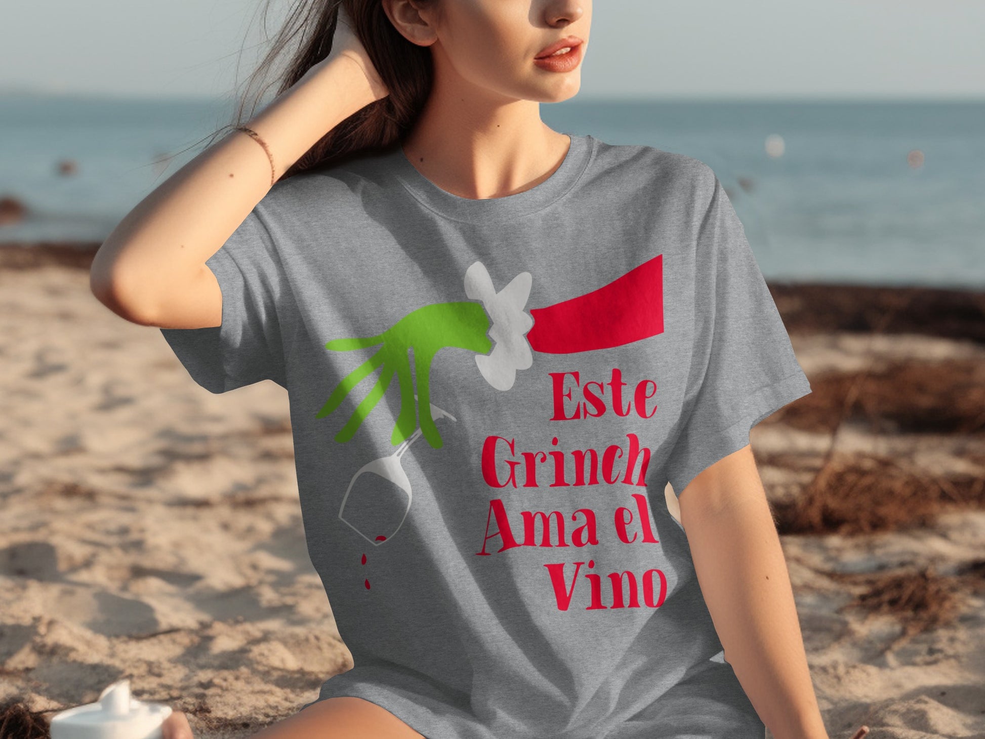 Este Grinch Ama el Vino Graphic T-Shirt