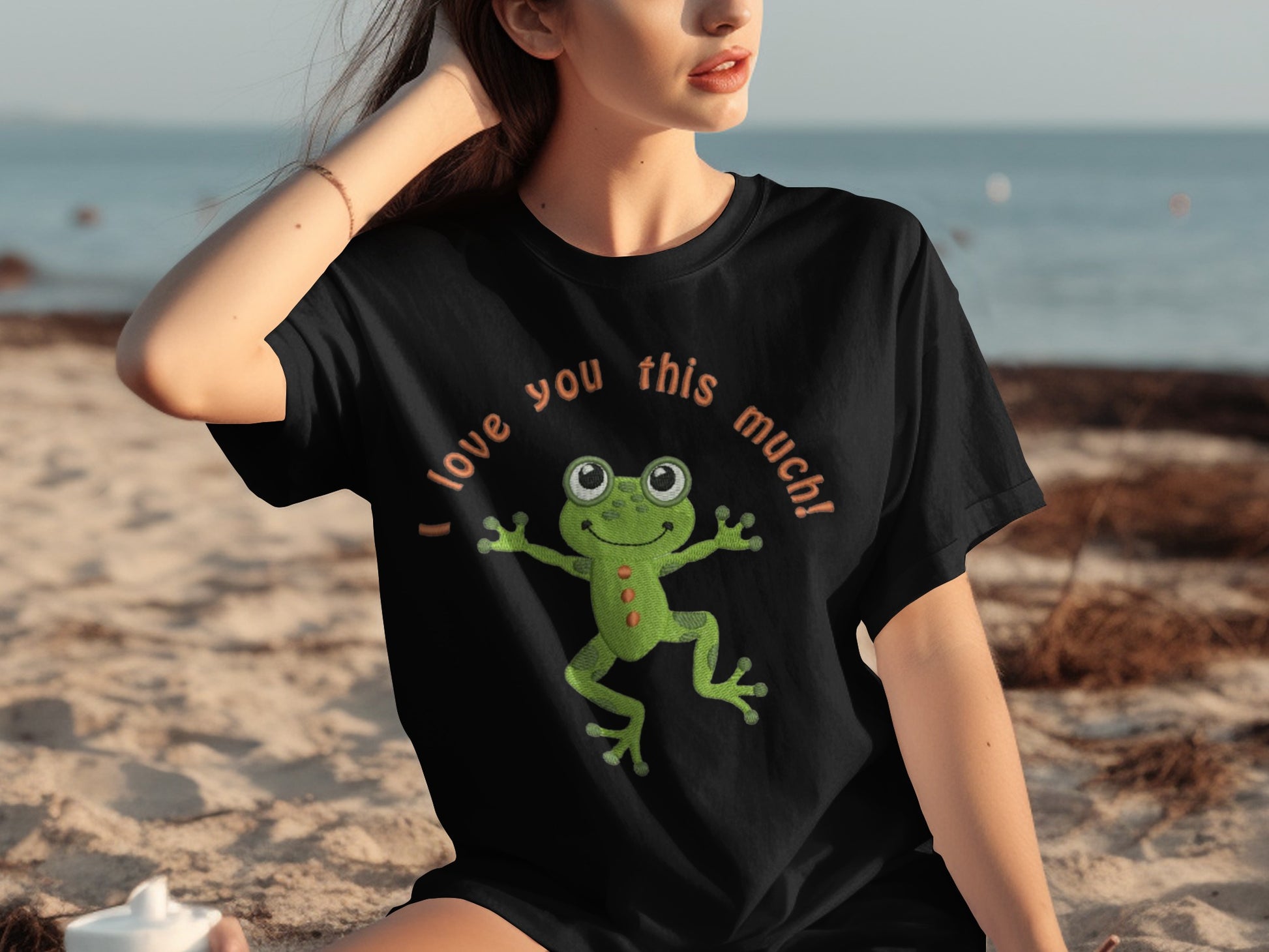I Love You This Much Frog Design T-shirt