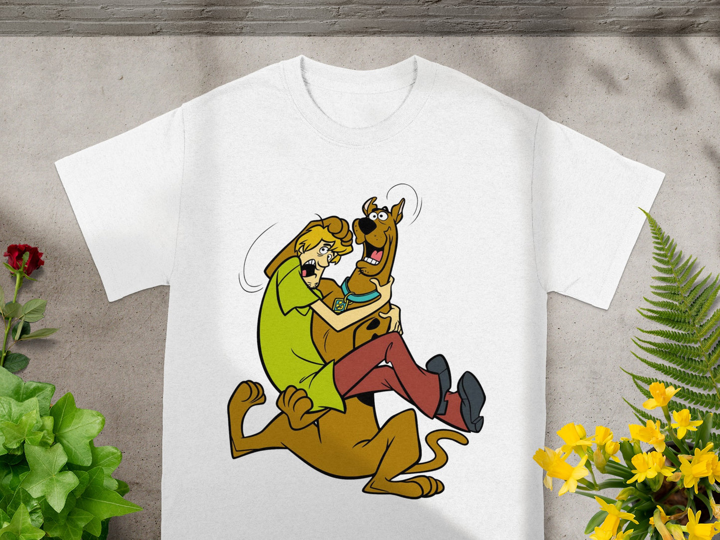 T-shirt with Shaggy and Scooby-Doo in a playful embrace.