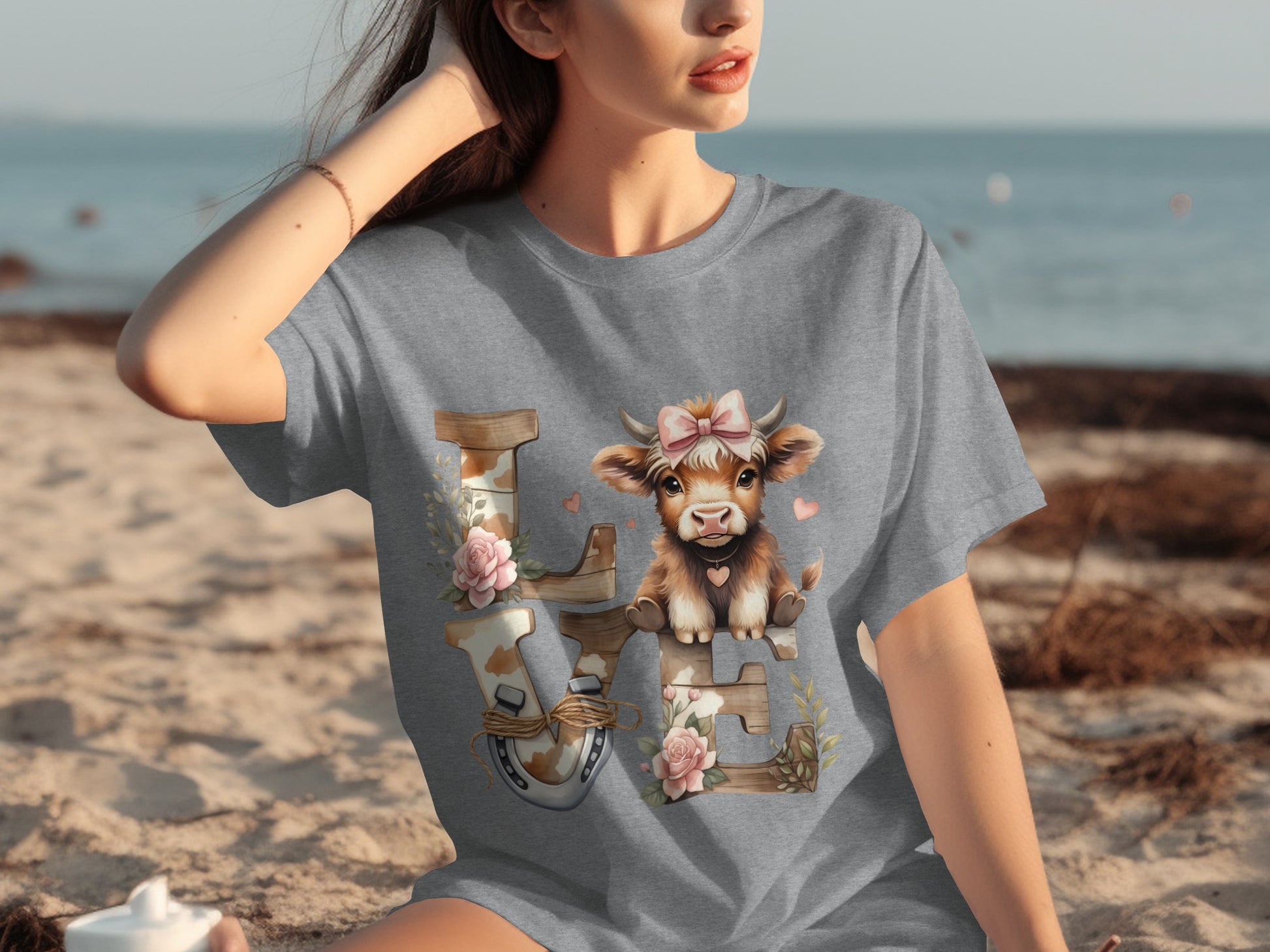 Cute Highland Cow Love Graphic Women's T-Shirt